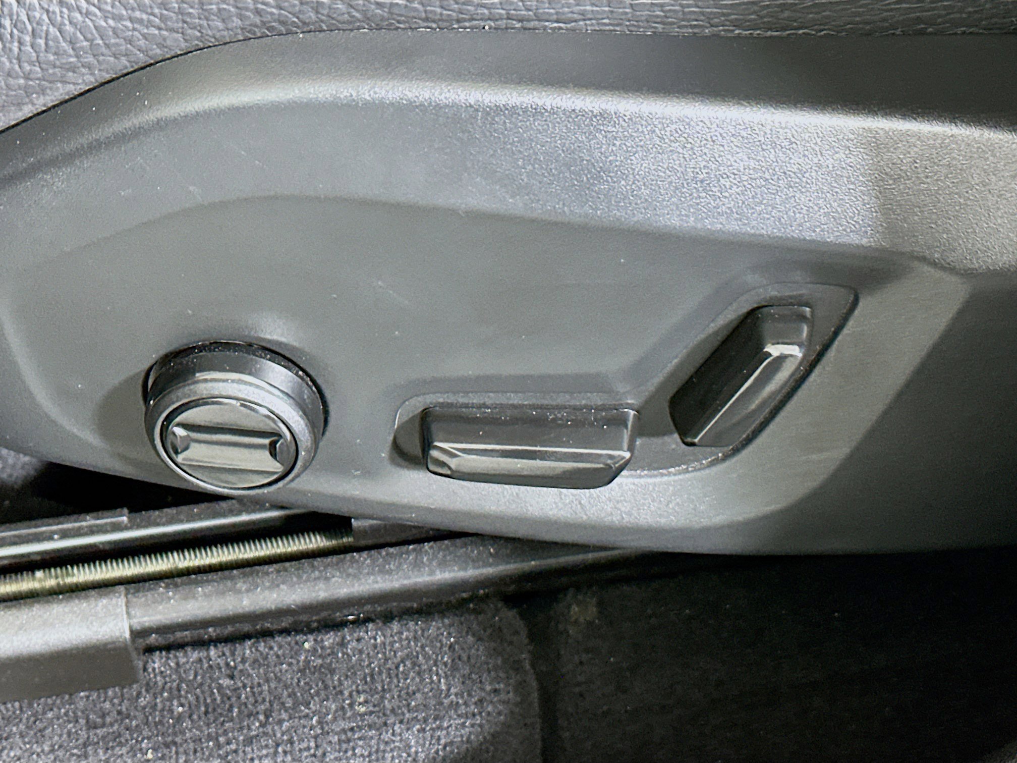 Used 2024 Volvo XC60 B5 Plus image 13