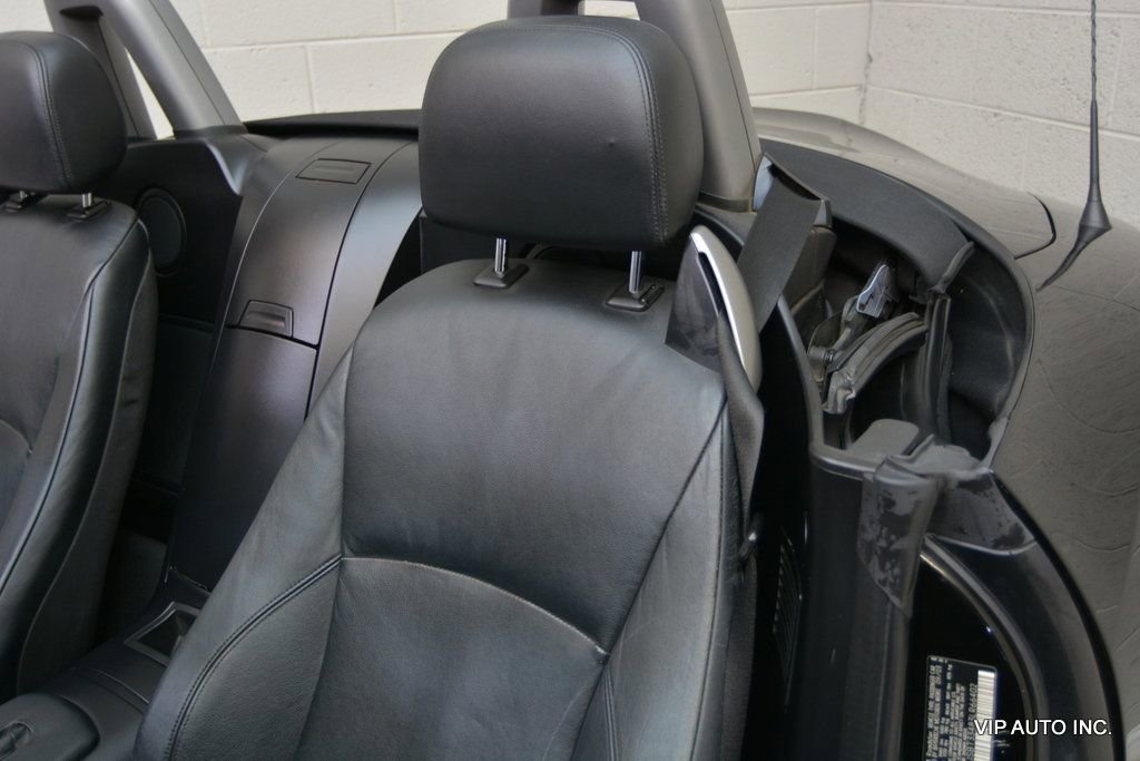 Used 2003 BMW Z4 2.5i image 17
