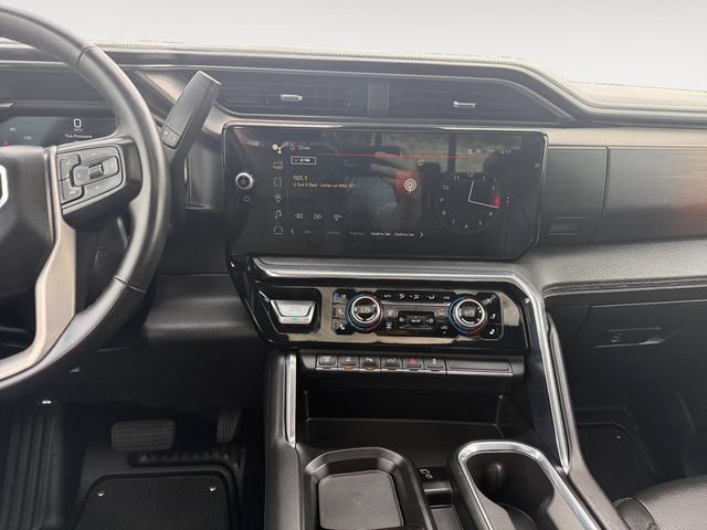 Used 2024 GMC Sierra 3500 Denali w/ Denali Reserve Package AWD/4WD image 16