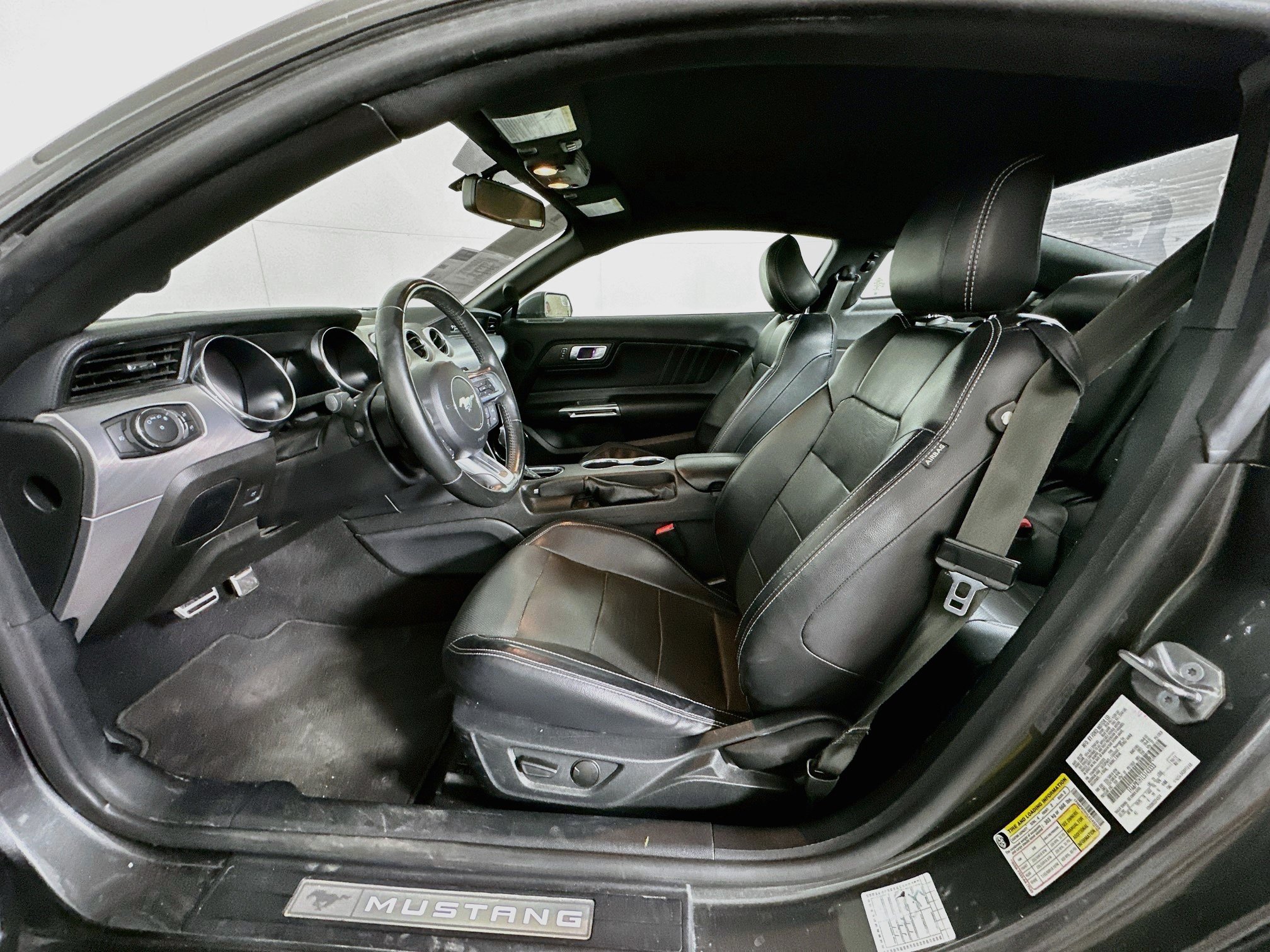 Used 2020 Ford Mustang Premium RWD image 13
