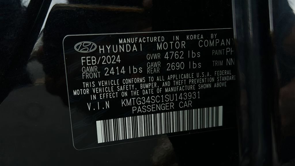 Used 2025 Genesis G70 2.5T image 29