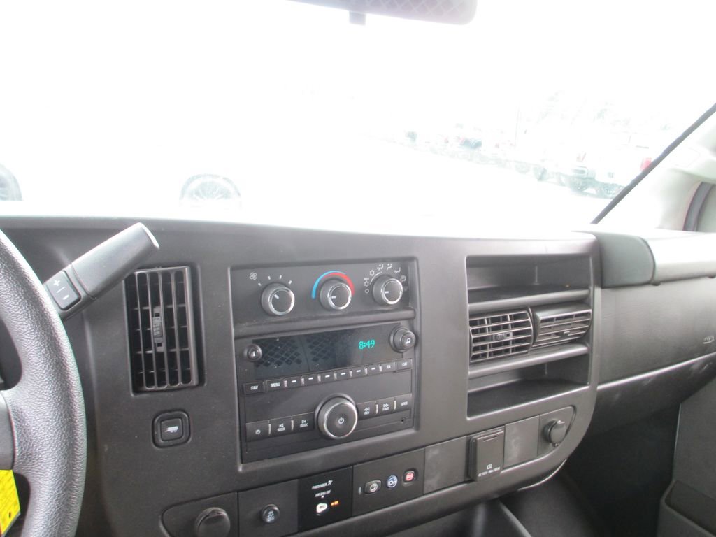 Used 2018 Chevrolet Express 2500 w/ Driver Convenience Package RWD image 21