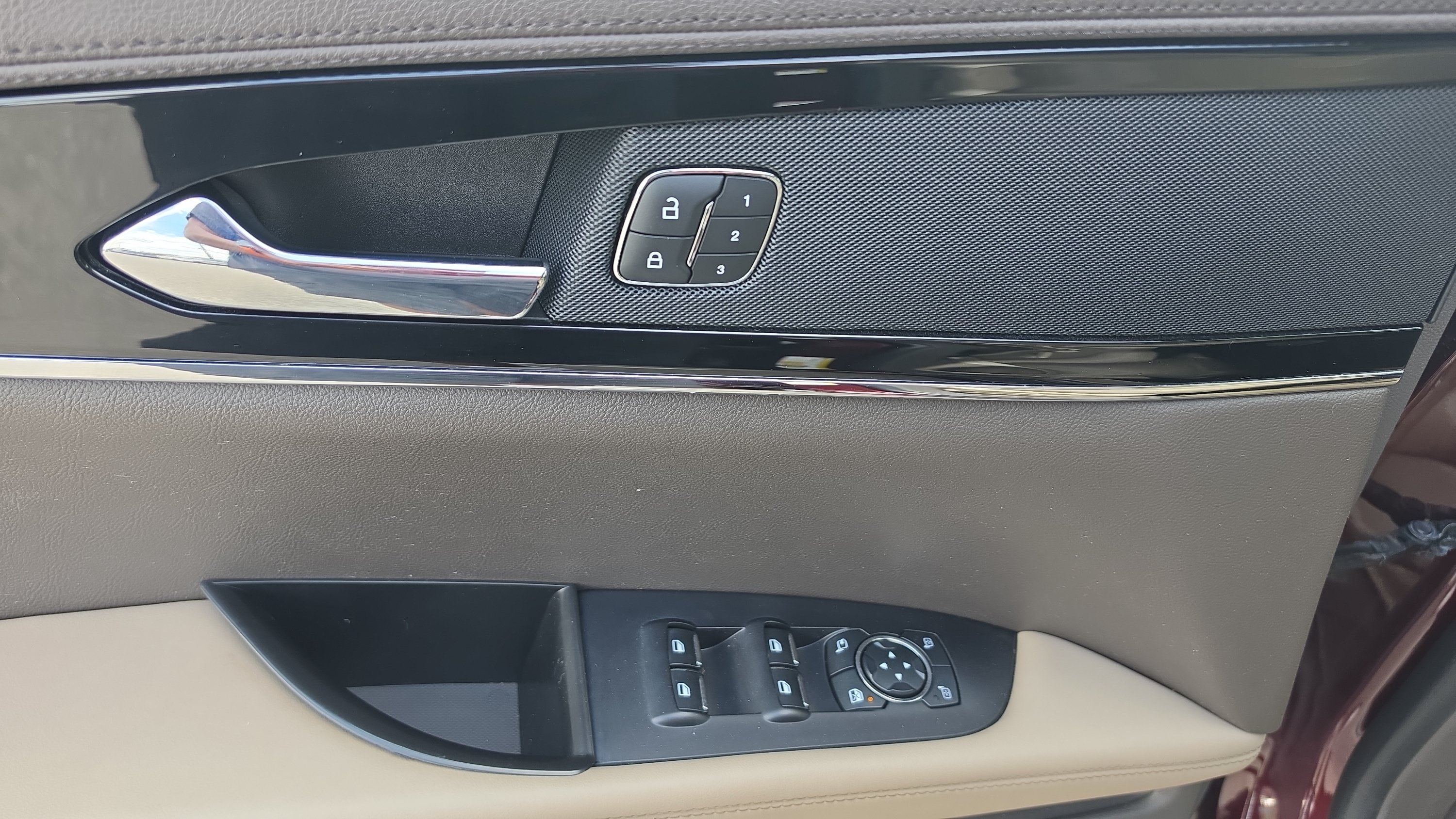 Used 2023 Lincoln Nautilus Reserve AWD/4WD image 11