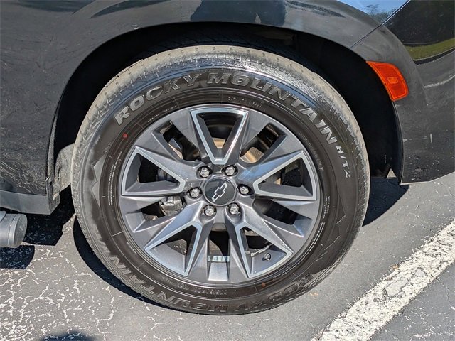 Used 2021 Chevrolet Suburban Z71 w/ Z71 Off-Road Package image 11