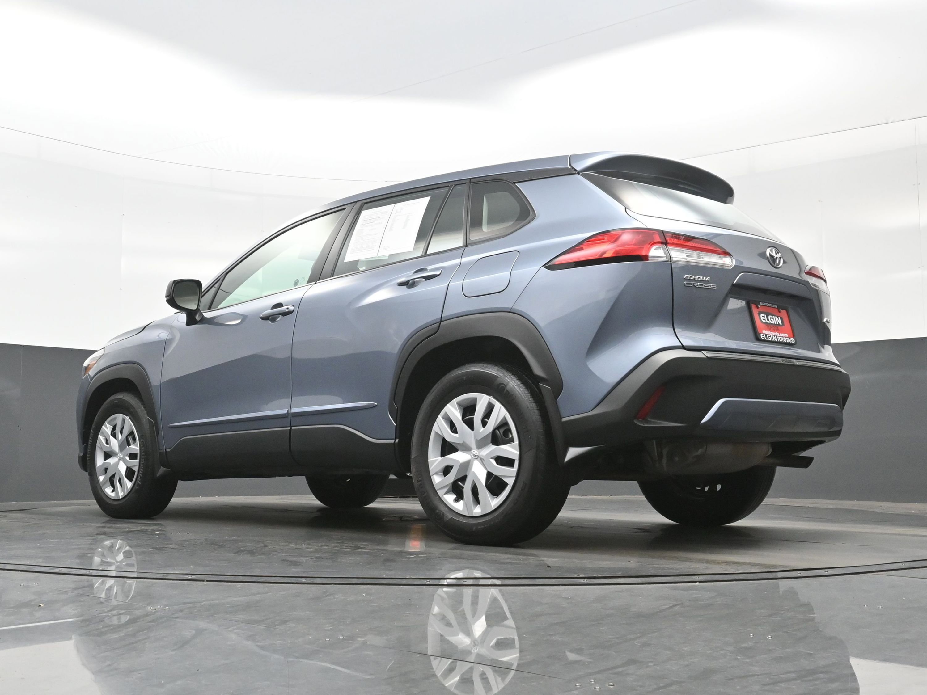 Used 2023 Toyota Corolla Cross L image 27