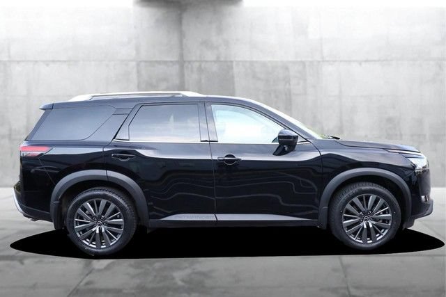 Certified 2025 Nissan Pathfinder SL w/ SL Premium Package FWD image 5