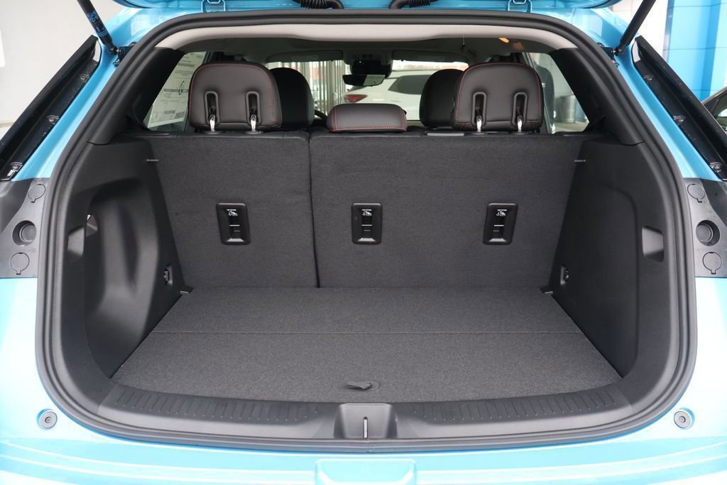 New 2027 Chevrolet Bolt RS w/ Technology Package image 39