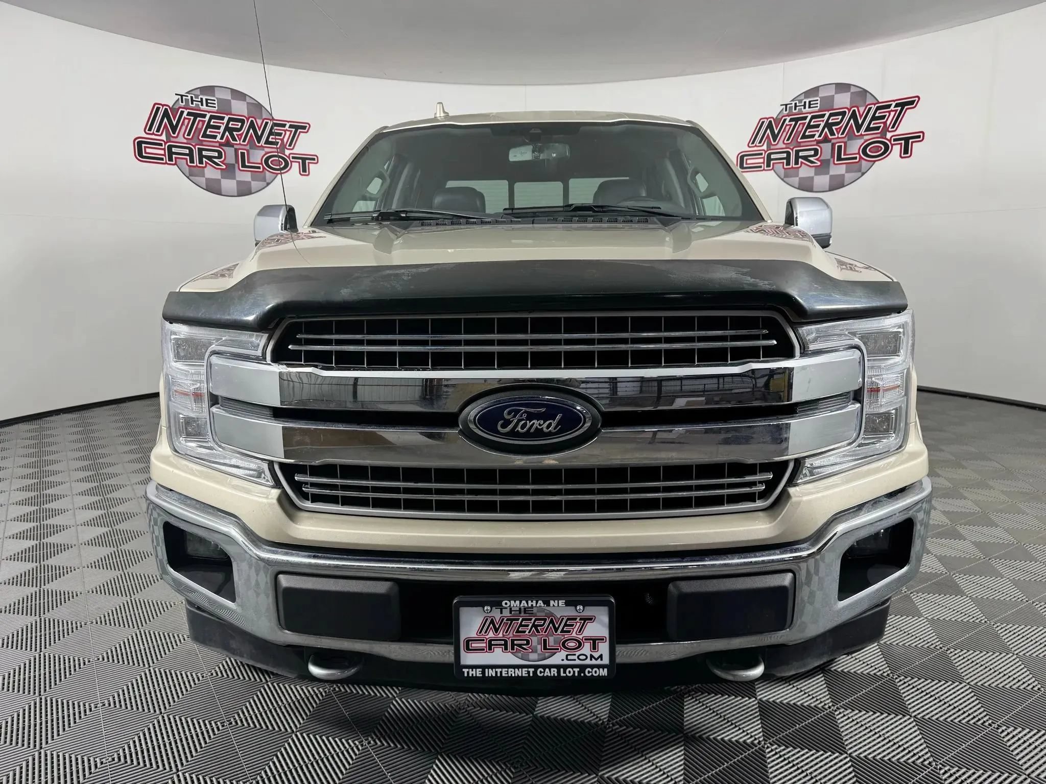 Used 2018 Ford F150 Lariat w/ Equipment Group 502A Luxury AWD/4WD image 2