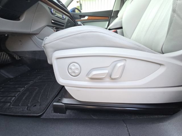 Used 2022 Audi Q5 e Premium Plus AWD/4WD image 23