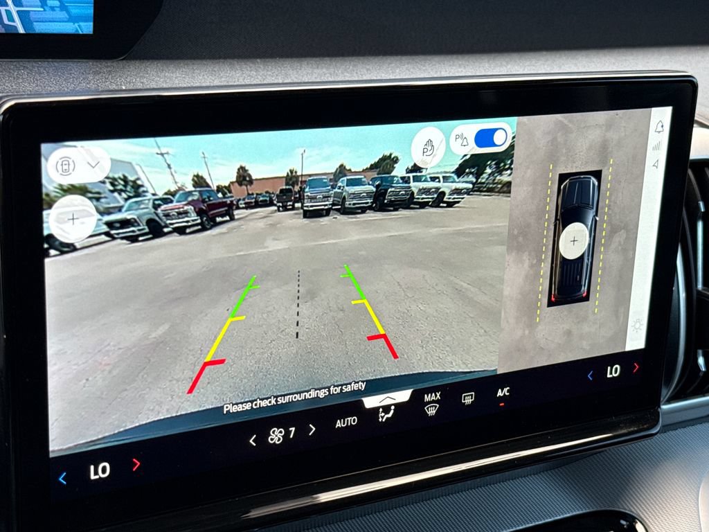 Used 2025 Ford Expedition Active RWD image 23