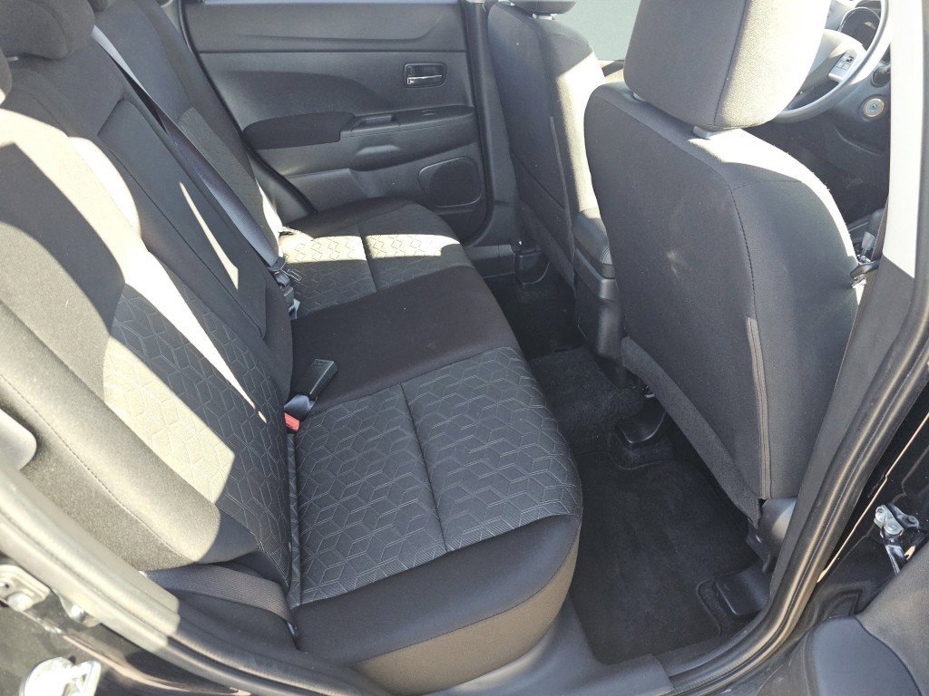 Used 2023 Mitsubishi Outlander Sport ES image 5