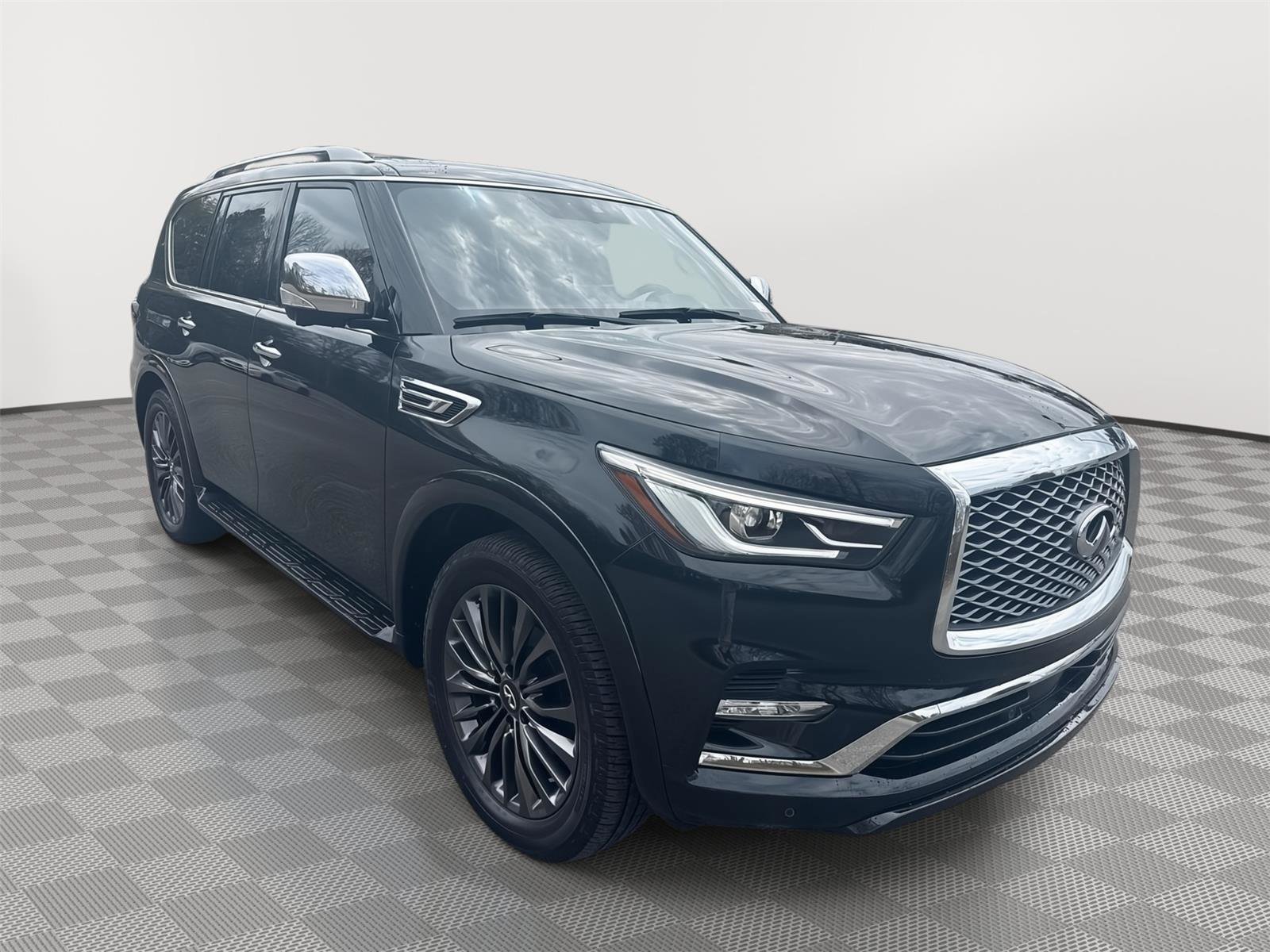 Used 2023 INFINITI QX80 Sensory w/ Cargo Package AWD/4WD image 4