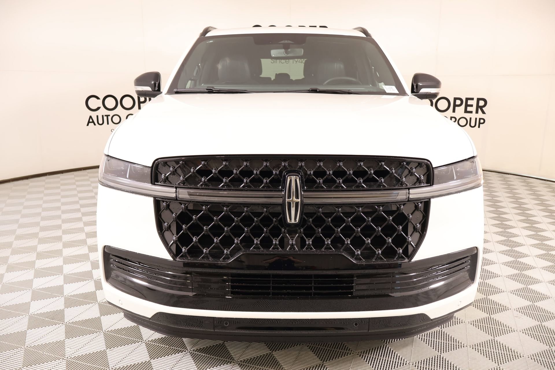 New 2026 Lincoln Navigator Reserve w/ Jet Appearance Package AWD/4WD image 10
