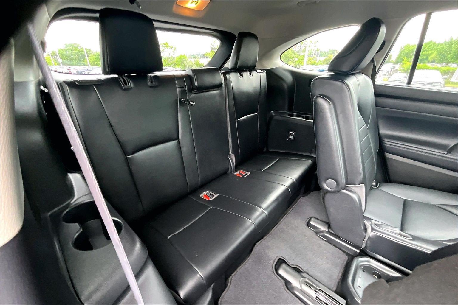Used 2022 Toyota Highlander XLE AWD/4WD image 27