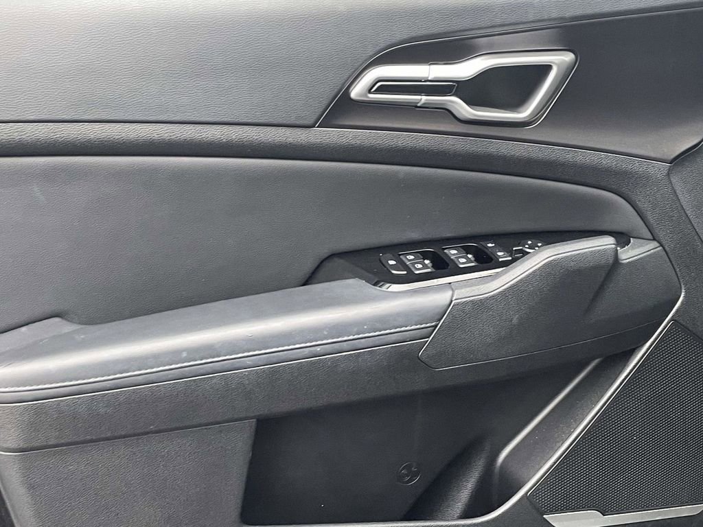 Used 2024 Kia Sportage EX image 23