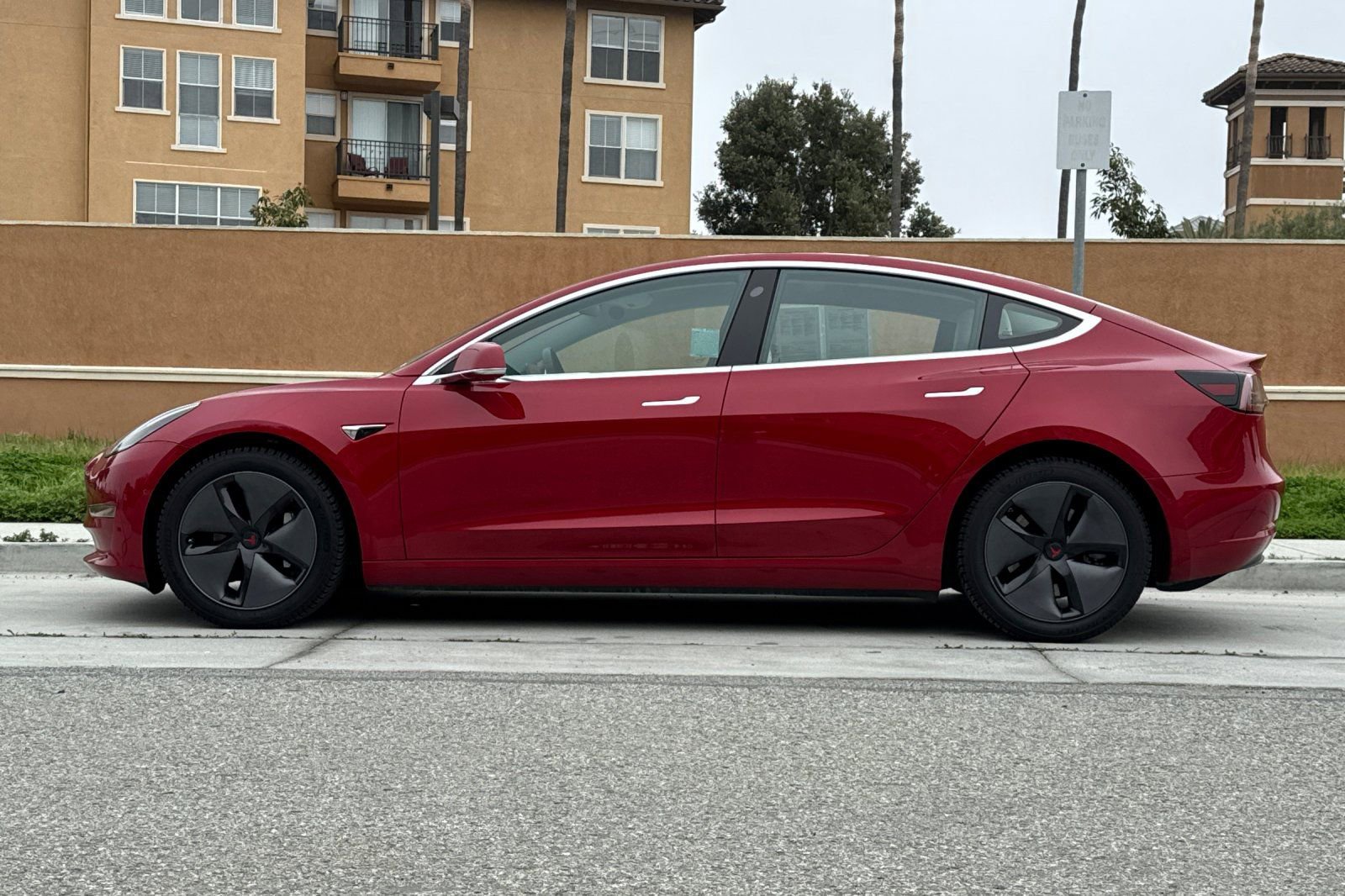 Used 2018 Tesla Model 3 Long Range image 7