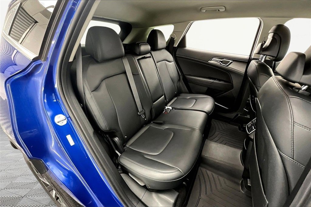 Used 2024 Kia Sportage EX image 27