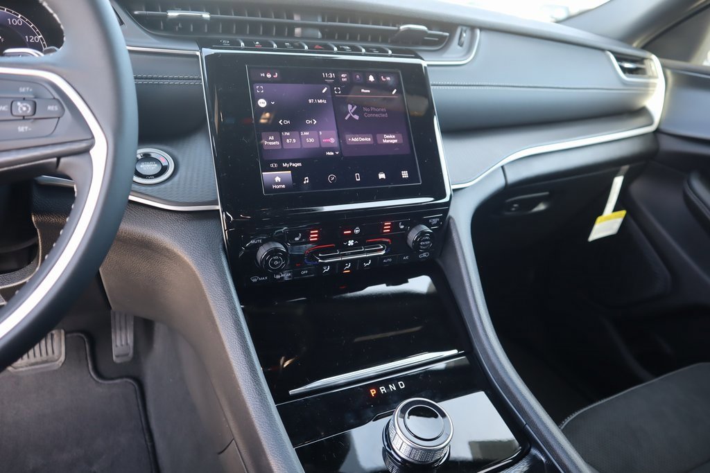 New 2025 Jeep Grand Cherokee L Altitude image 5