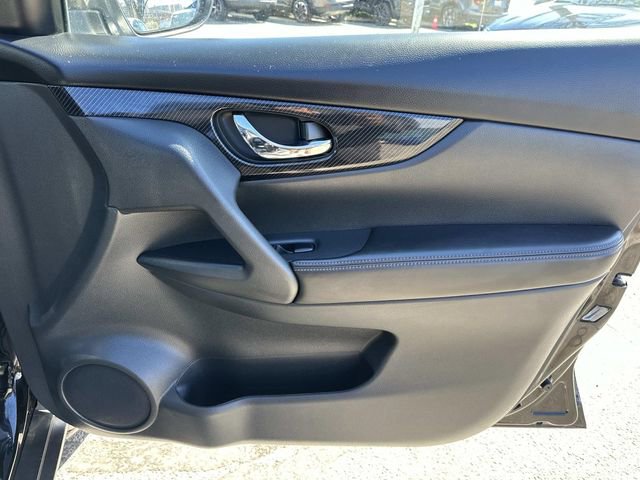 Used 2019 Nissan Rogue SL w/ Premium Package image 8