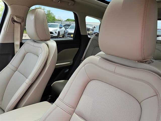 Used 2023 Lincoln Corsair AWD w/ Equipment Group 101A image 12