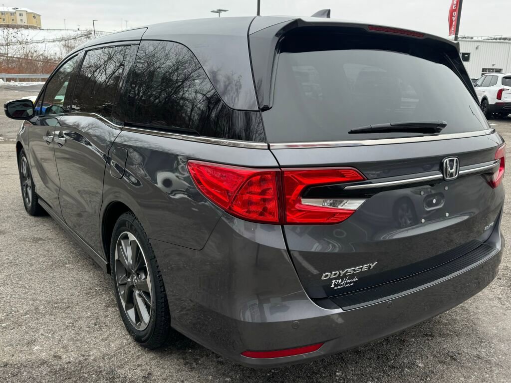 Used 2023 Honda Odyssey Elite image 5