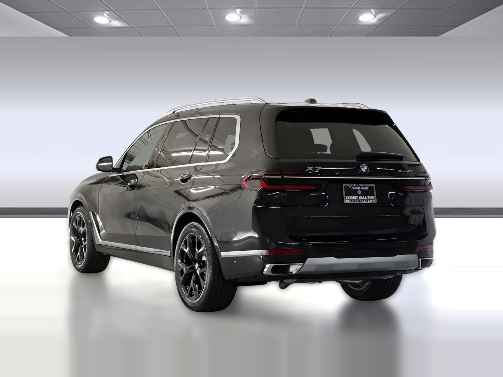 Used 2026 BMW X7 xDrive40i w/ Premium Package image 3