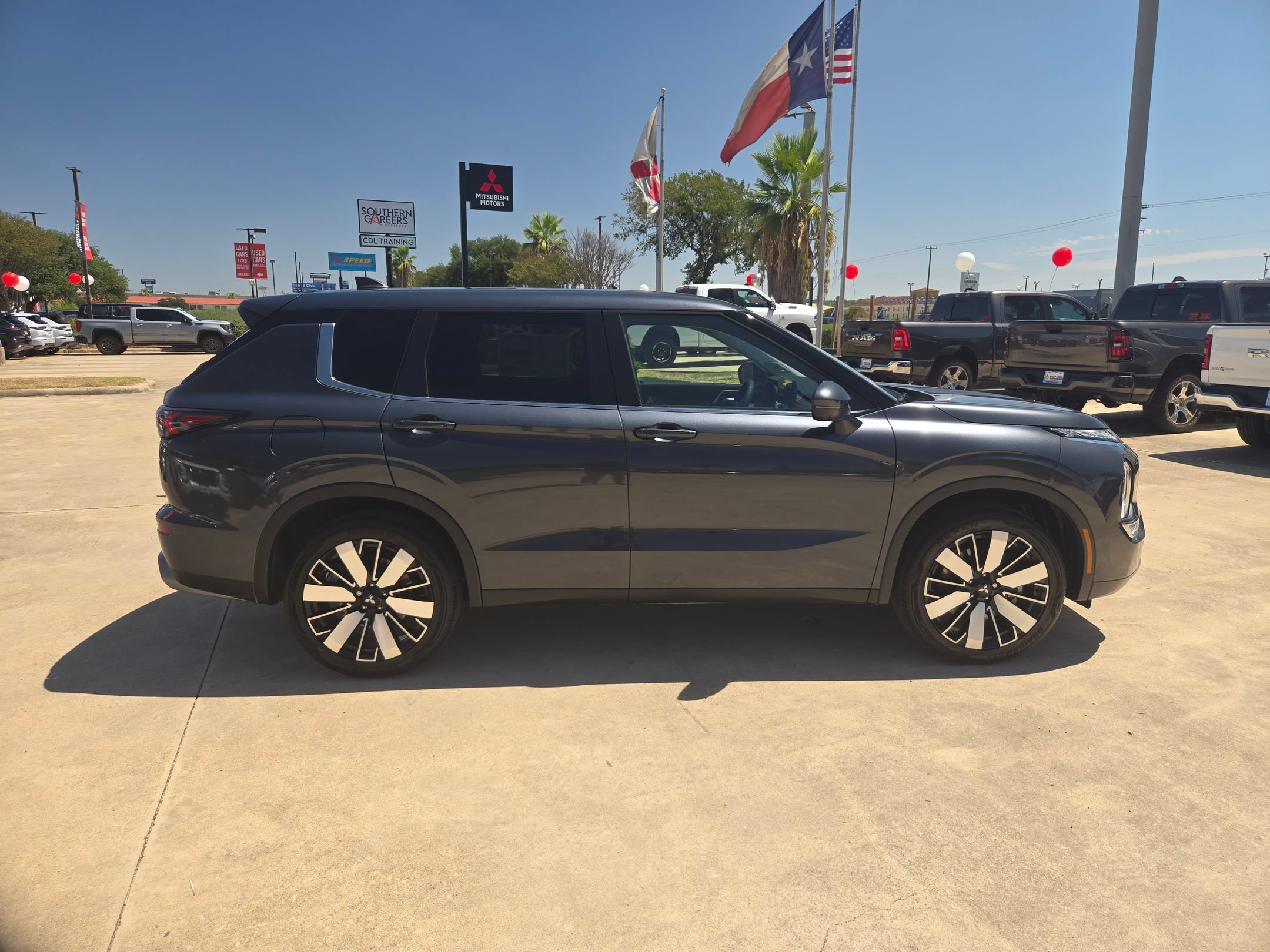 New 2026 Mitsubishi Outlander SE FWD image 6