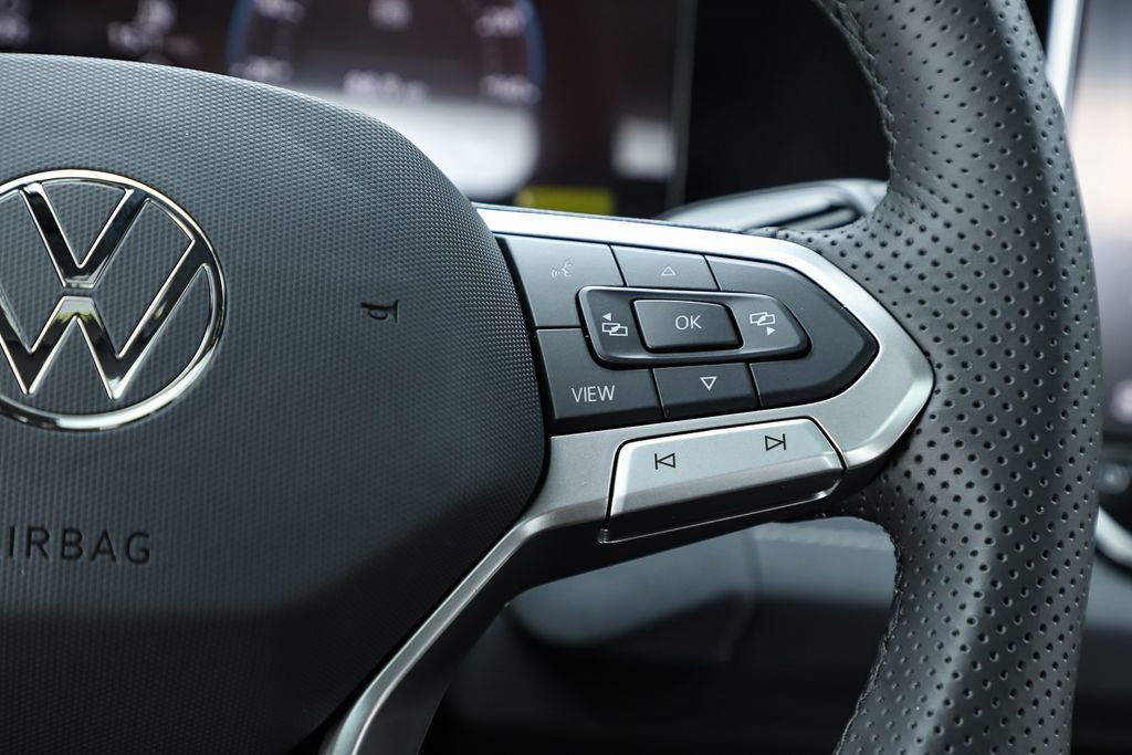 New 2026 Volkswagen Tiguan SE R-Line image 61