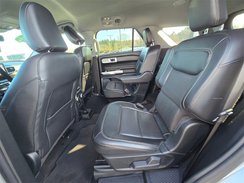 Used 2023 Ford Explorer Limited image 11