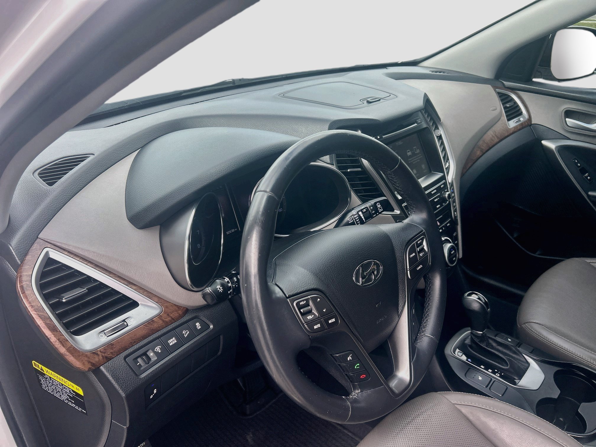 Used 2017 Hyundai Santa Fe SE w/ SE Premium Package 02 FWD image 9