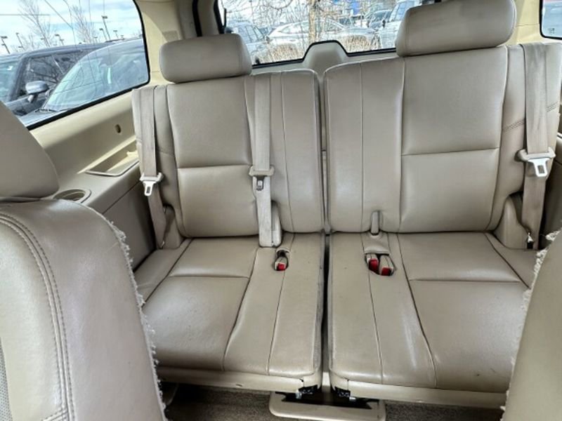 Used 2011 GMC Yukon XL Denali image 20