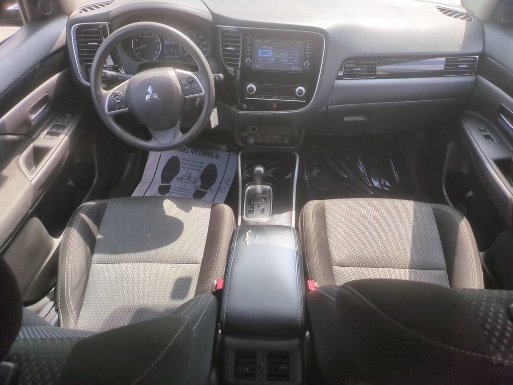 Used 2020 Mitsubishi Outlander ES FWD image 16