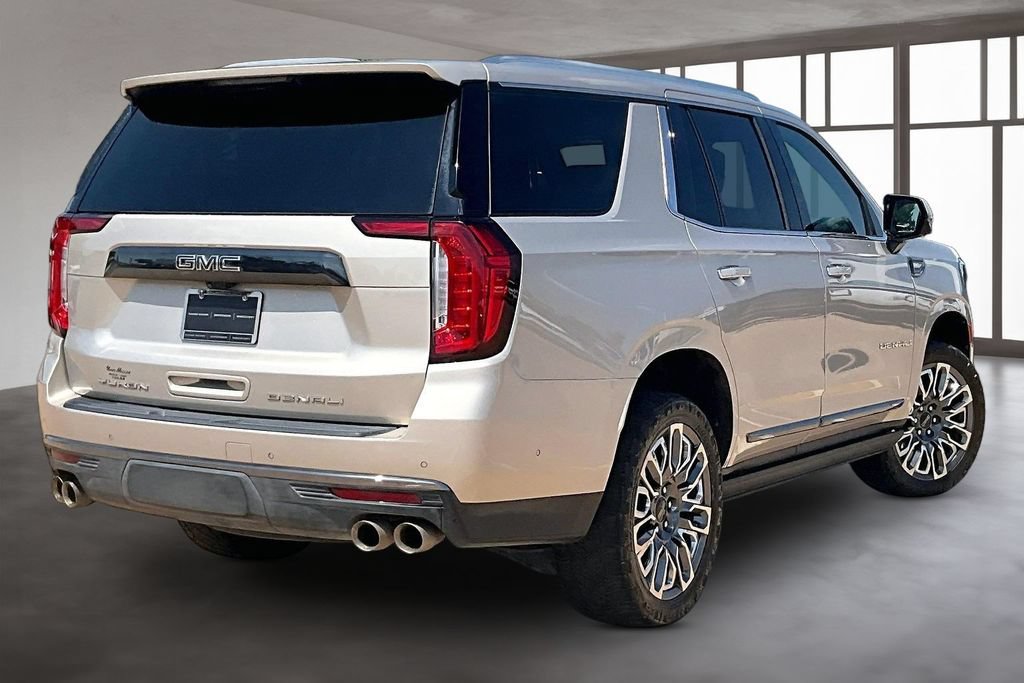 Used 2024 GMC Yukon Denali Ultimate AWD/4WD image 2