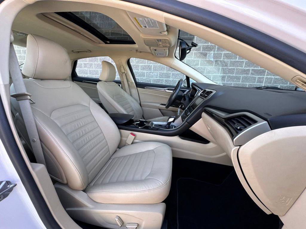 Used 2016 Ford Fusion SE w/ Equipment Group 502A FWD image 33