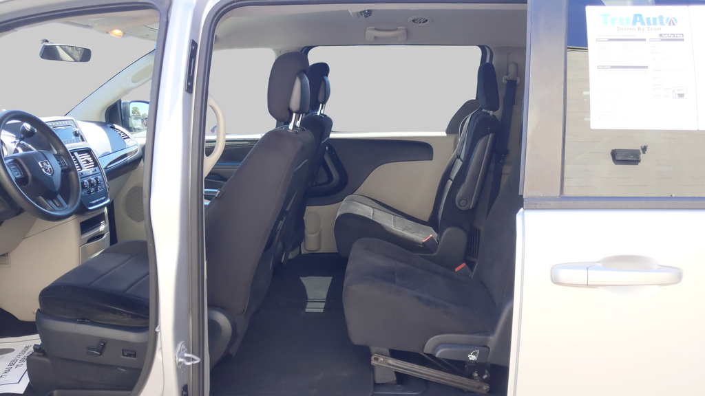 Used 2011 Dodge Grand Caravan Mainstreet w/ PWR Convenience Group FWD image 30