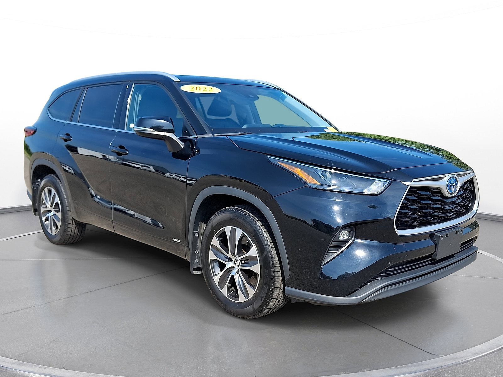 Used 2022 Toyota Highlander XLE AWD/4WD video 1