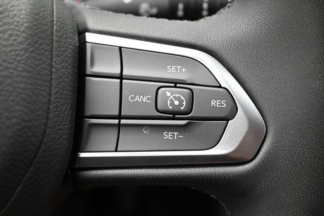 Used 2026 Jeep Compass Latitude AWD/4WD image 30