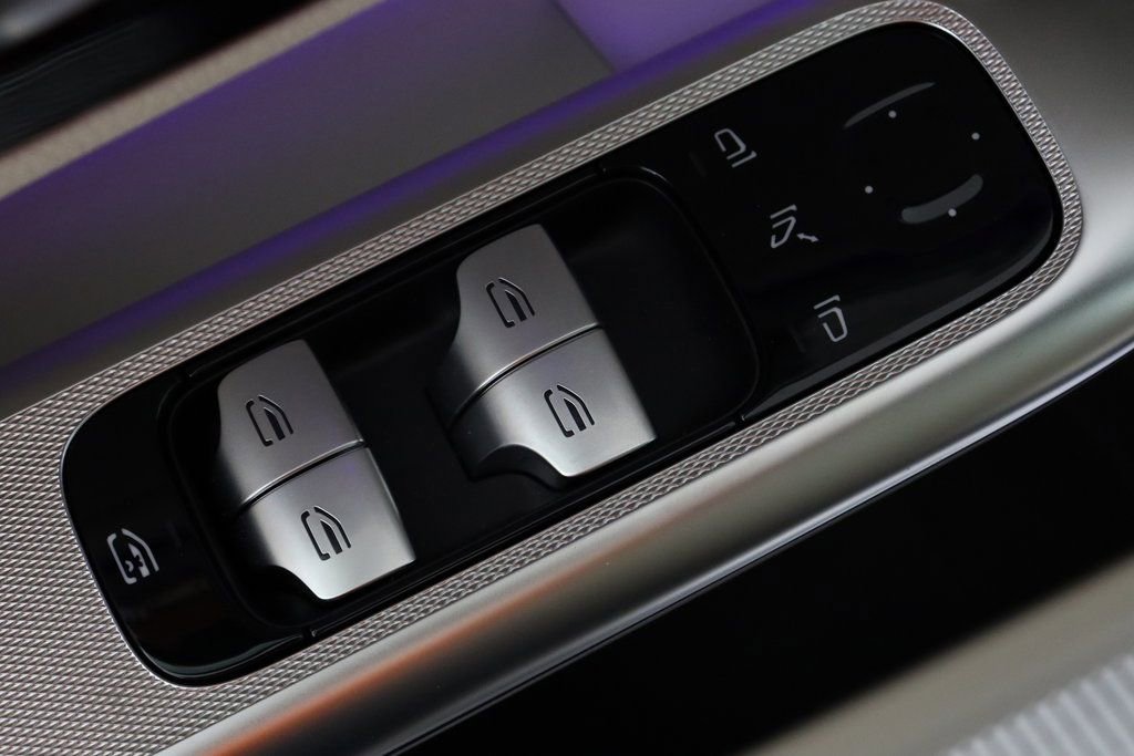 Certified 2025 Mercedes-Benz GLC 300 4MATIC image 16