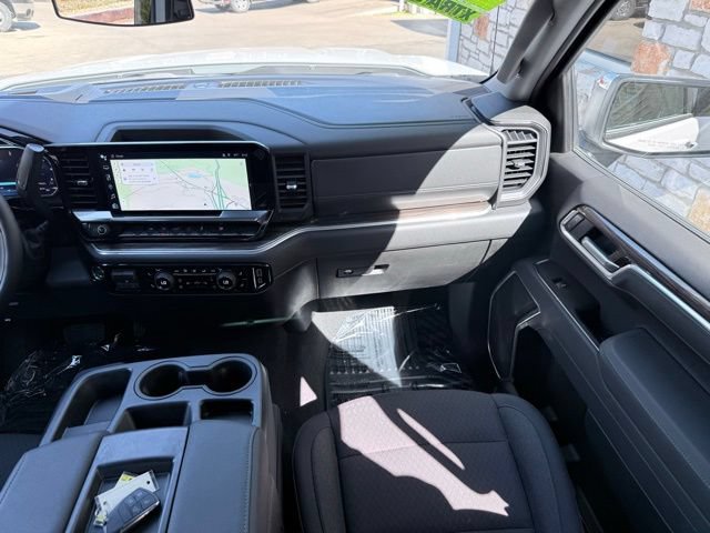 Used 2026 Chevrolet Silverado 1500 LT AWD/4WD image 32