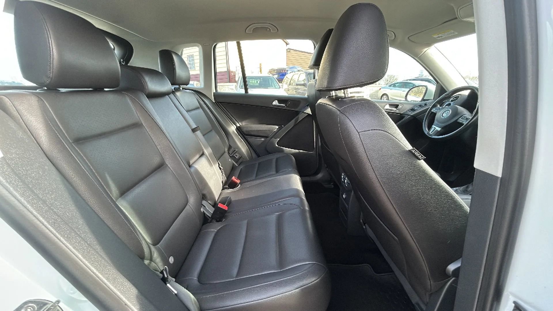 Used 2016 Volkswagen Tiguan SE image 51