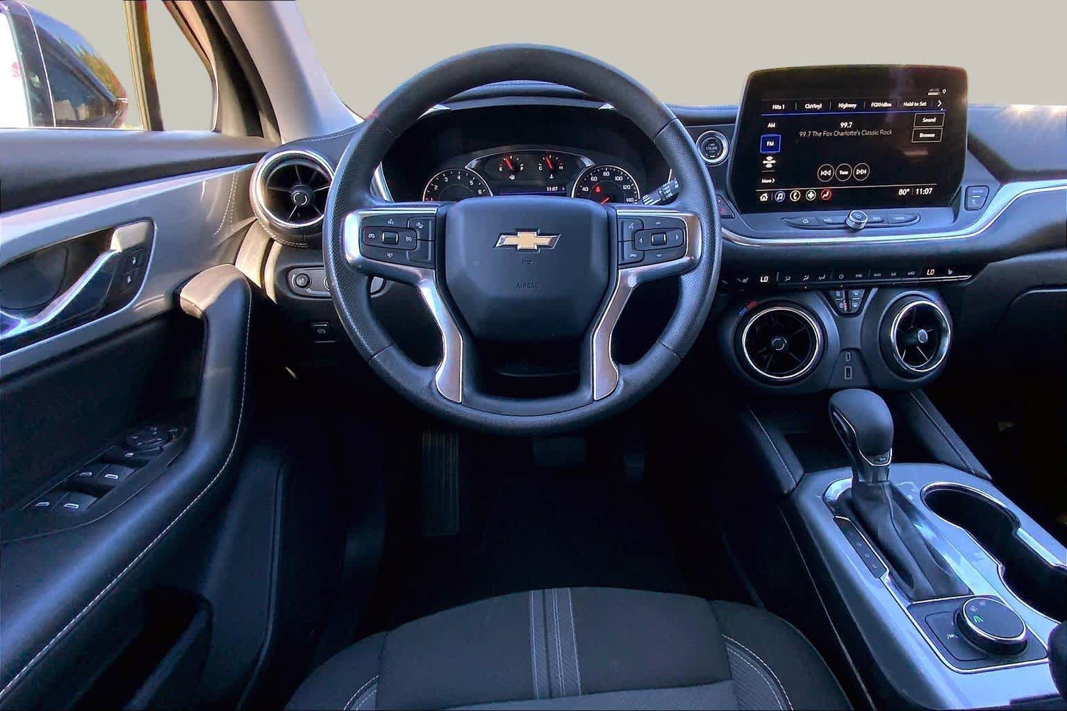Used 2025 Chevrolet Blazer LT FWD image 6