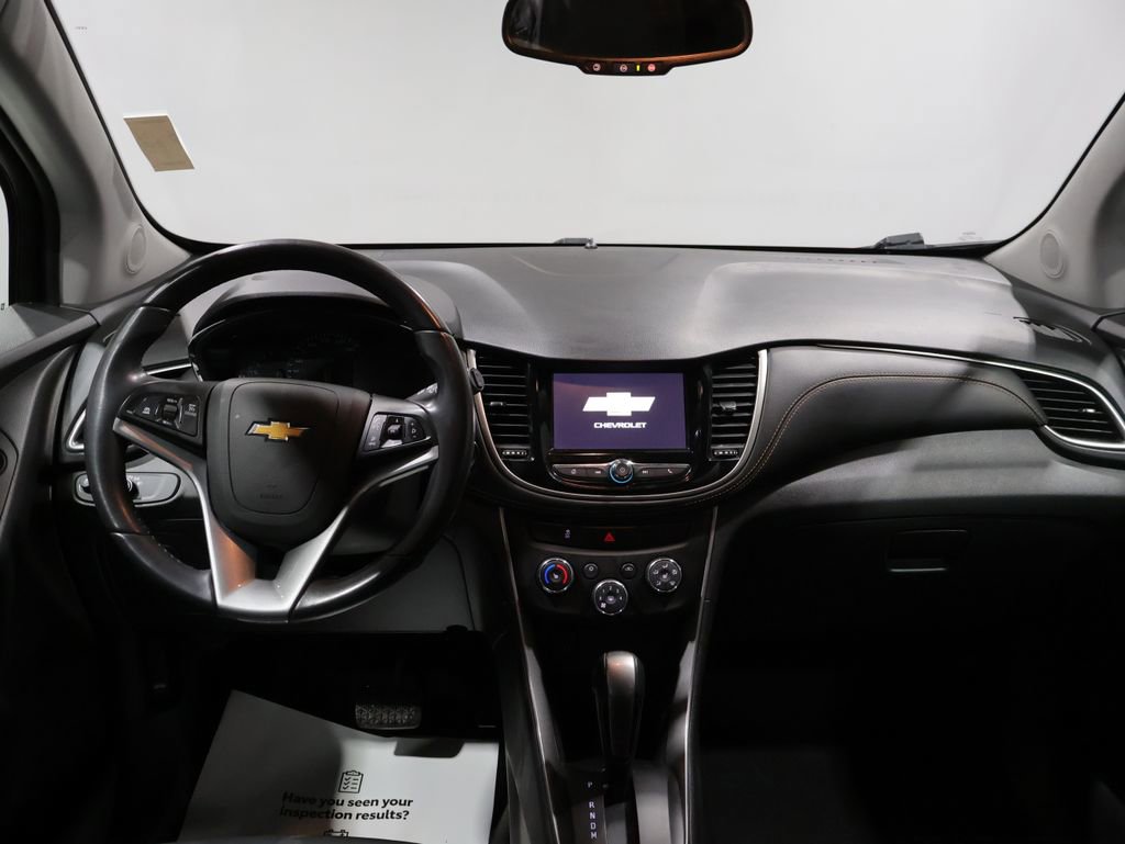 Used 2021 Chevrolet Trax LT w/ Redline Edition AWD/4WD image 17