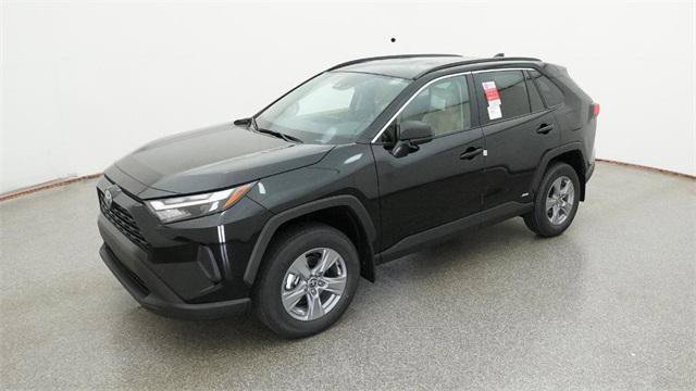 Certified 2025 Toyota RAV4 LE AWD/4WD image 1