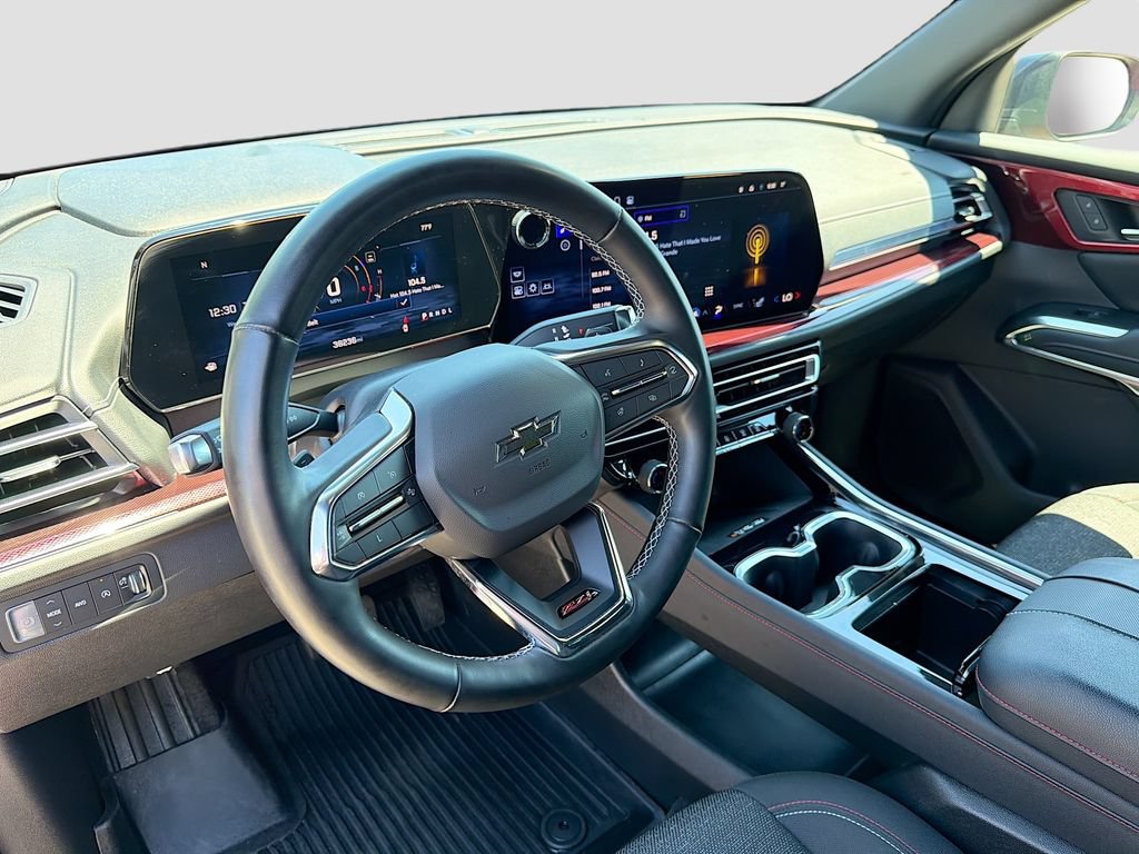 Used 2024 Chevrolet Traverse Z71 w/ LPO, Floor Liner Package AWD/4WD image 9