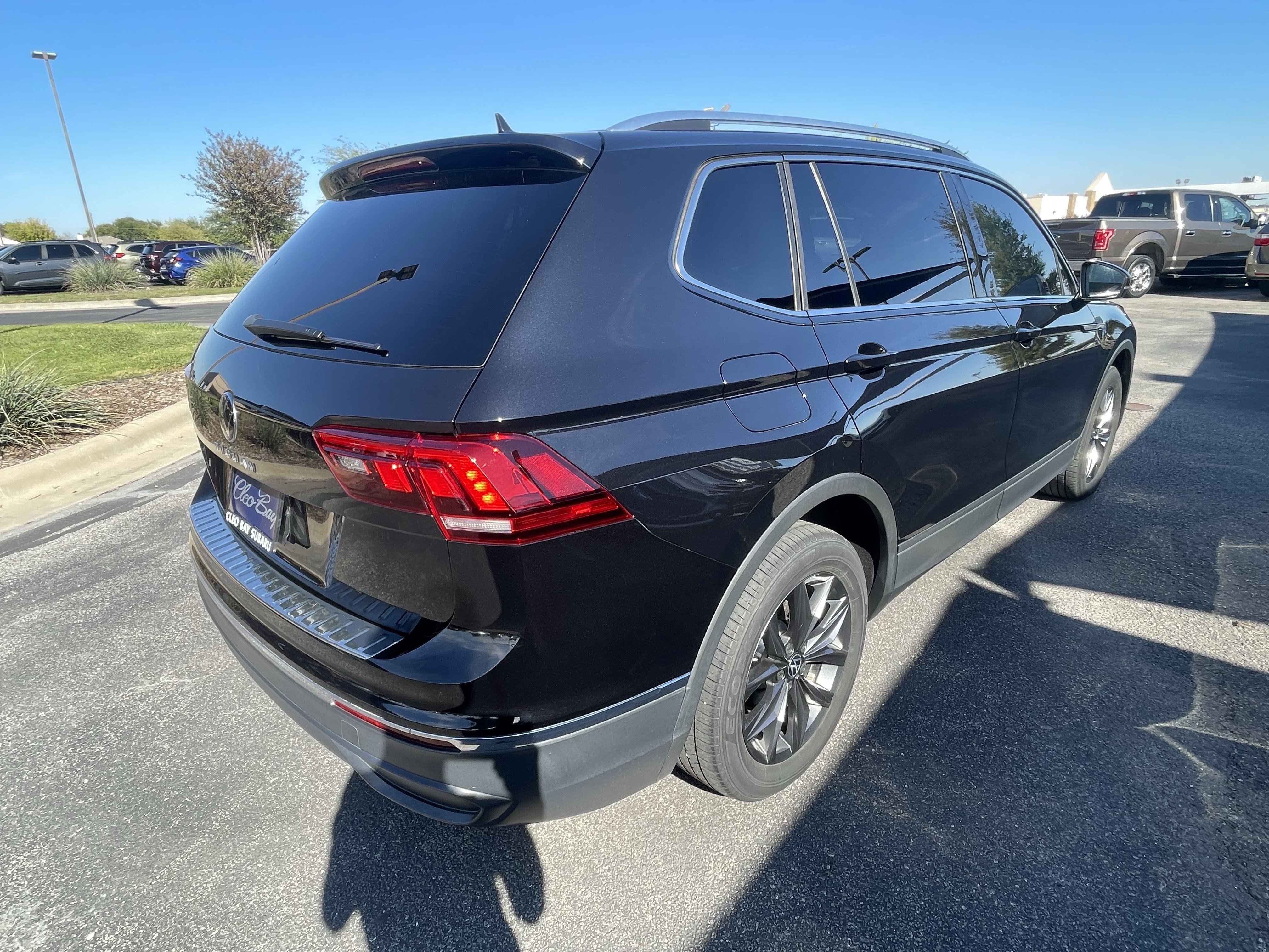 Used 2023 Volkswagen Tiguan SE FWD image 7
