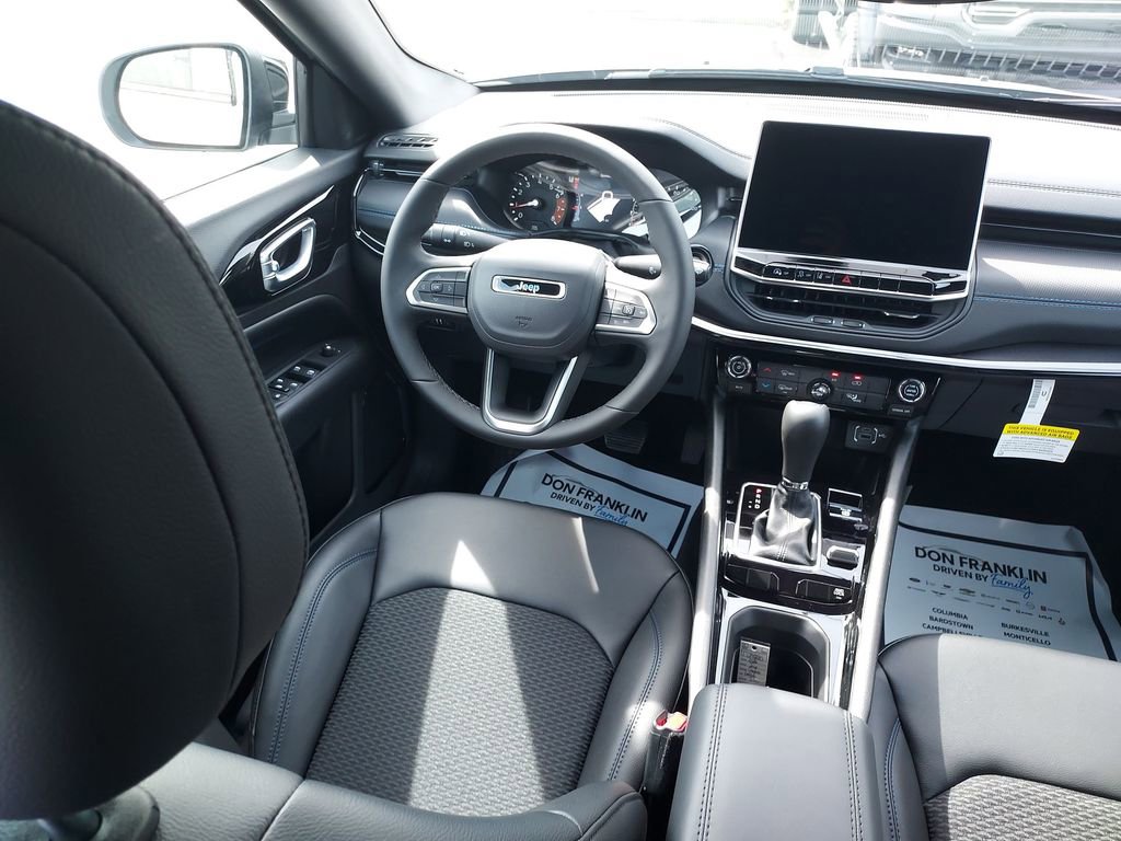 New 2026 Jeep Compass Latitude AWD/4WD image 15