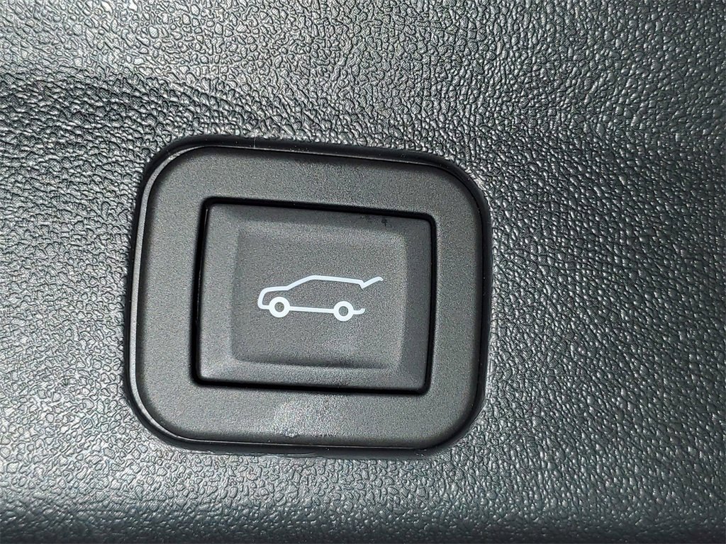 New 2026 Cadillac Escalade IQL Sport 1 w/ LPO, ONYX Package image 8