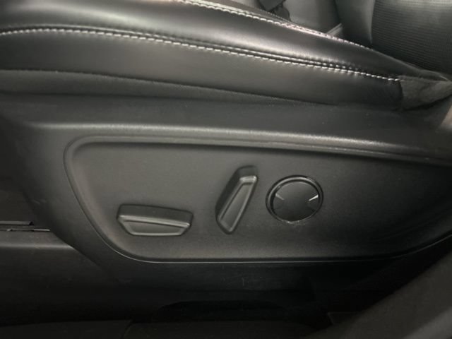 Used 2025 Ford Escape Platinum AWD/4WD image 10