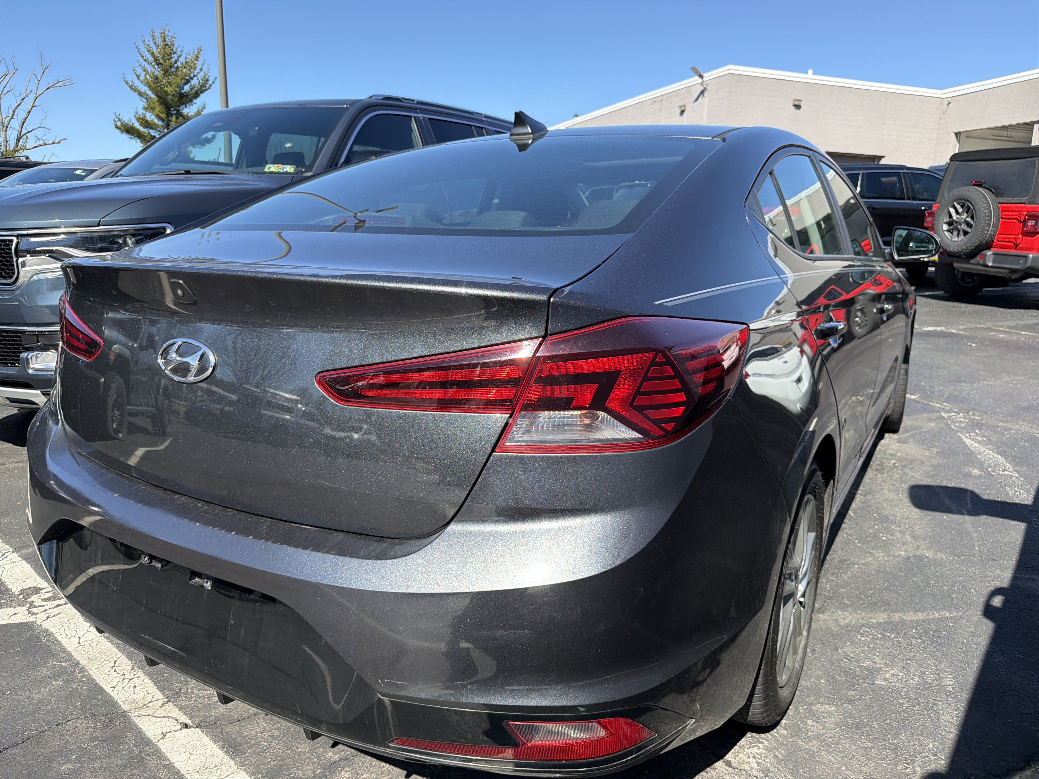 Used 2020 Hyundai Elantra Value Edition w/ Cargo Package (C1) image 6