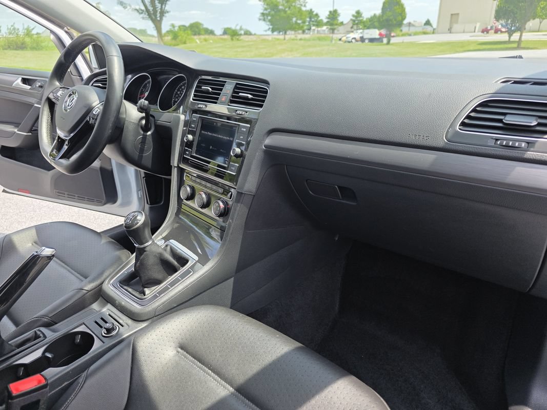 Used 2020 Volkswagen Golf 4-Door FWD image 15